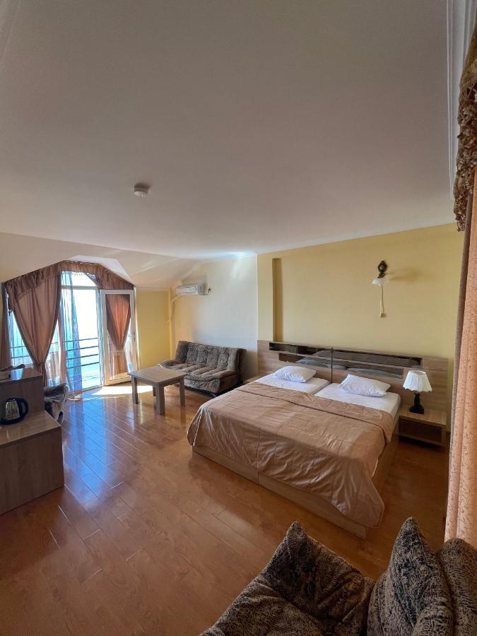 Hotel Lazuri In Kvariati Eksteriør bilde